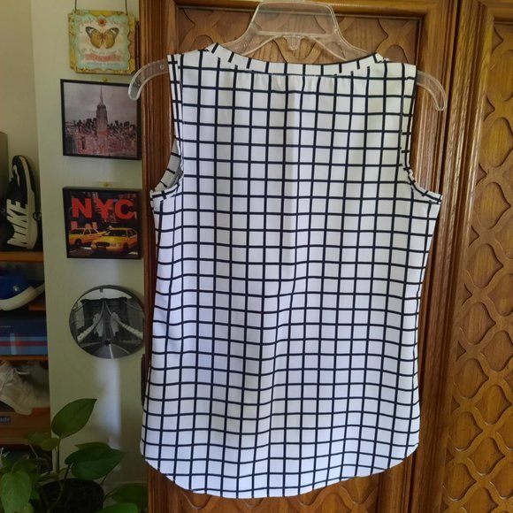 3/$15 Soda Pop Checkered Printed Tank Blouse - Black/White Size XS - Picture 8 of 15